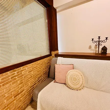 Apartment Dolce - Spacious Renovated With Unique Decor Perfect For 4 In Ideal For Fun And Relaxation By Mana Gers Laganas